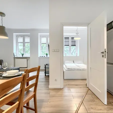 Platinium Starowiejska I *